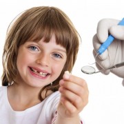 Необходимость удаления молочных зубов
