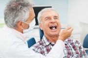 Особенности имплантации зубов у возрастных пациентов